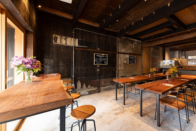 然光が優しく差し込む京町家